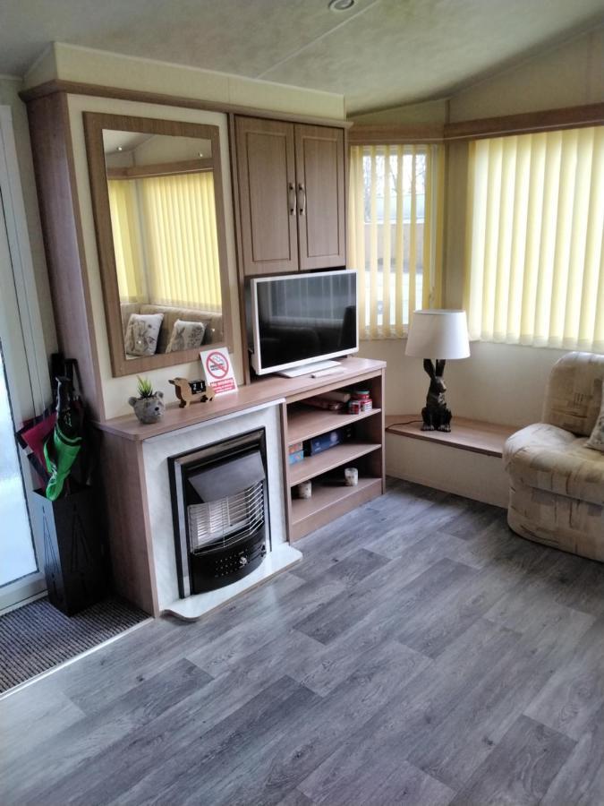 19 Laurel Close Highly Recommended 6 Berth Holiday Home With Hot Tub In Prime Location 태터셜 외부 사진