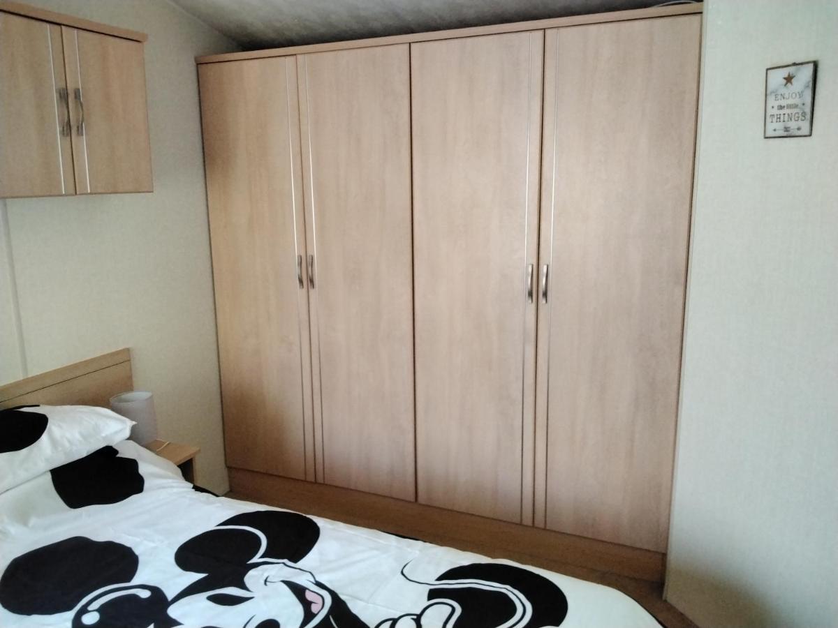 19 Laurel Close Highly Recommended 6 Berth Holiday Home With Hot Tub In Prime Location 태터셜 외부 사진