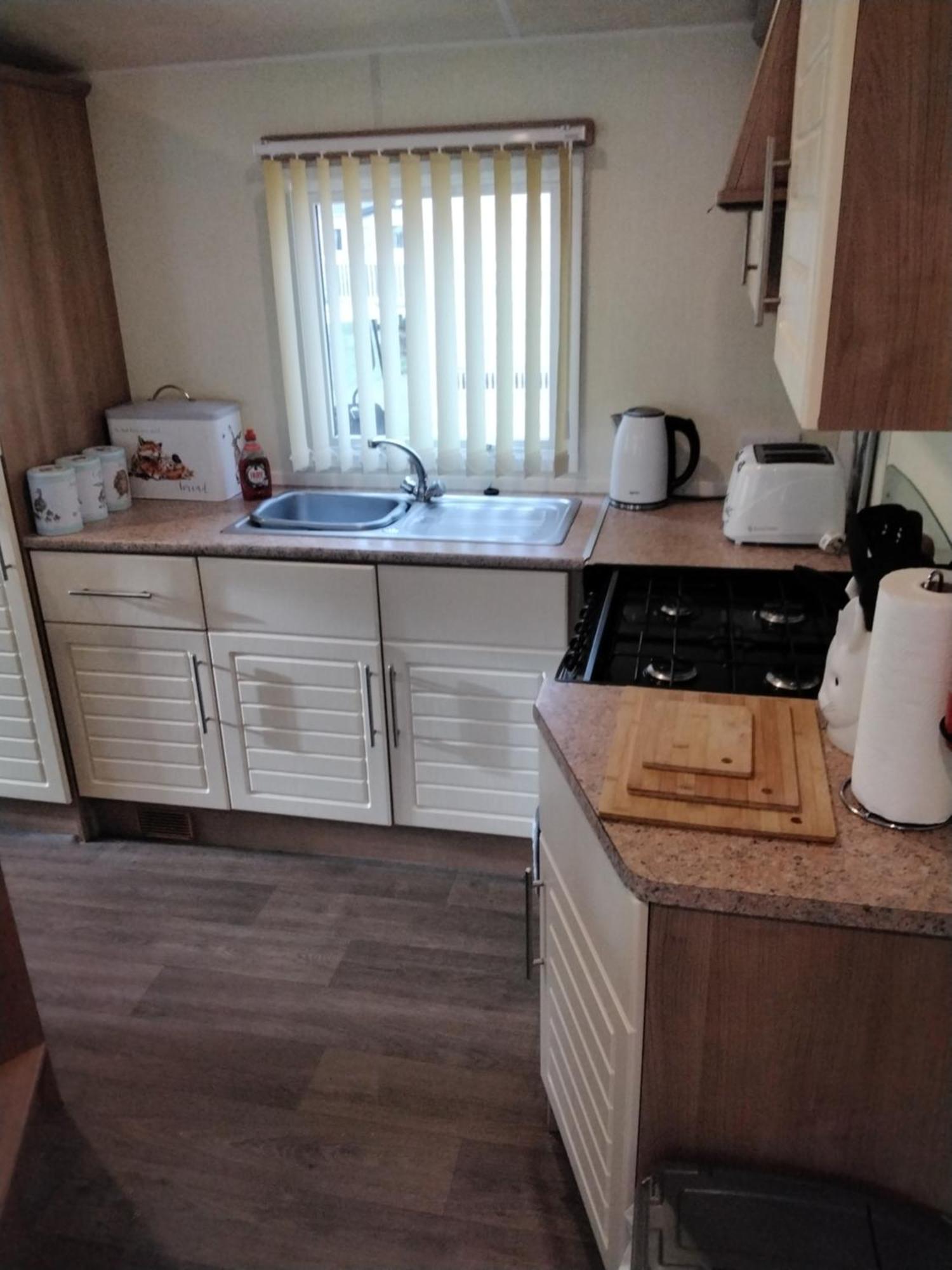 19 Laurel Close Highly Recommended 6 Berth Holiday Home With Hot Tub In Prime Location 태터셜 외부 사진